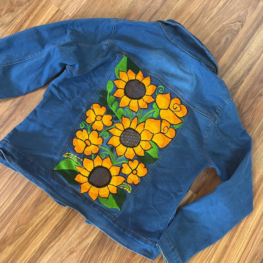 Denim Jacket sunflowers 🌻